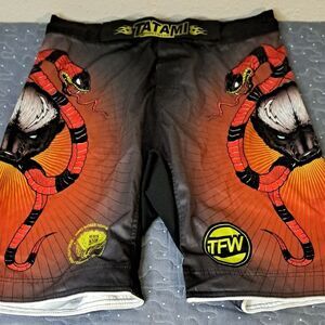 Tatami Snake Graphic Shorts size 34
